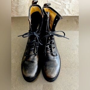 Women’s Black Lace-Up Combat is Boots size 8/5